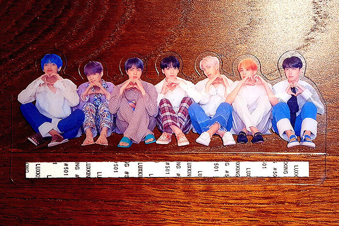 O!RUL8,2? ALBUM COVER