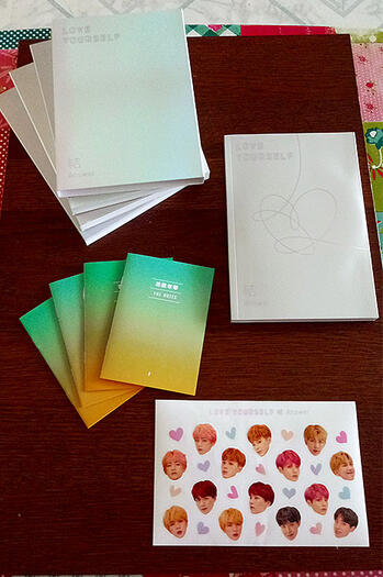 O!RUL8,2? ALBUM COVER